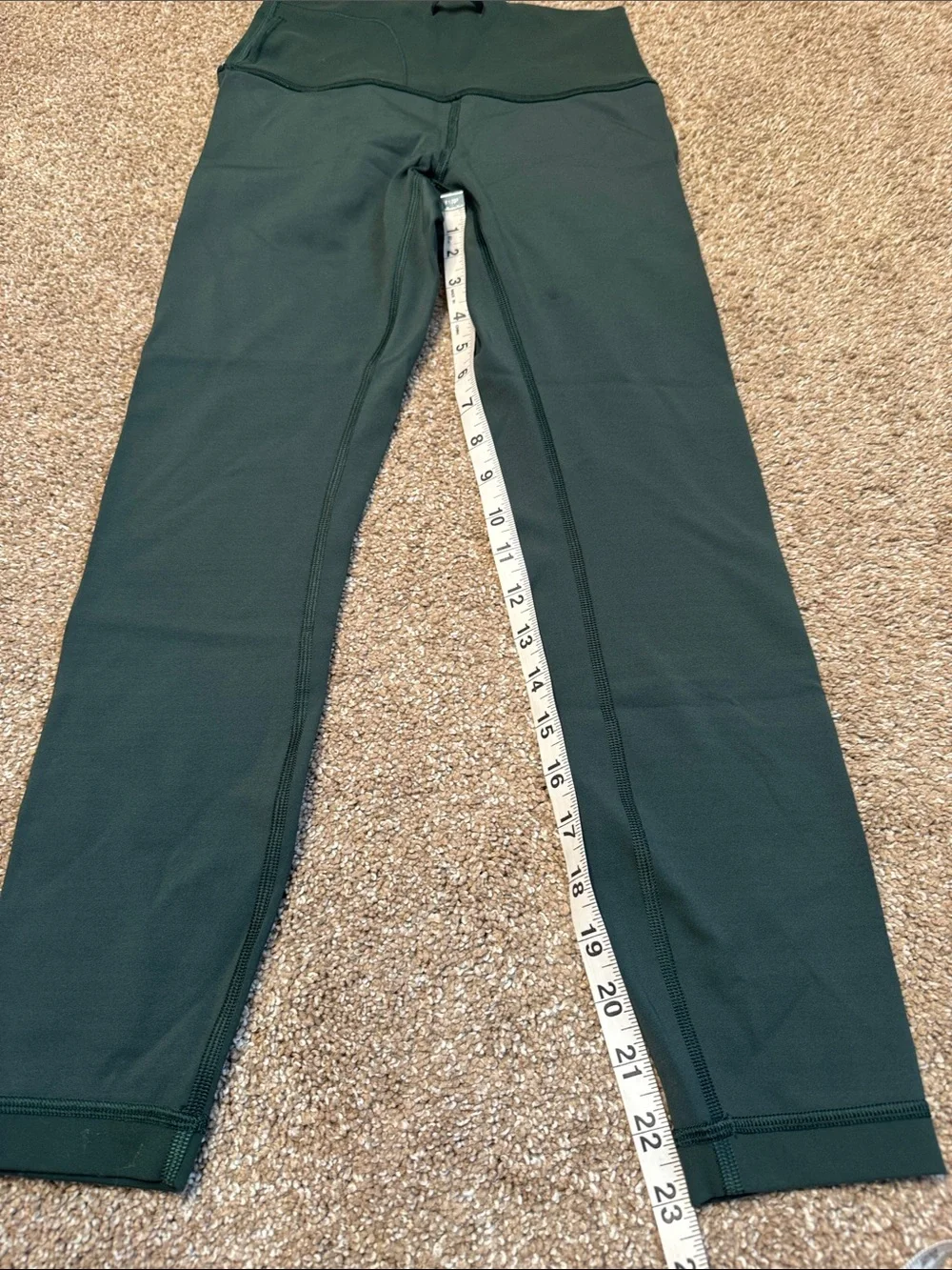 LuLuLemon Dark Green Wunder Under Leggings SZ 6 mid rise multi pocket athletic